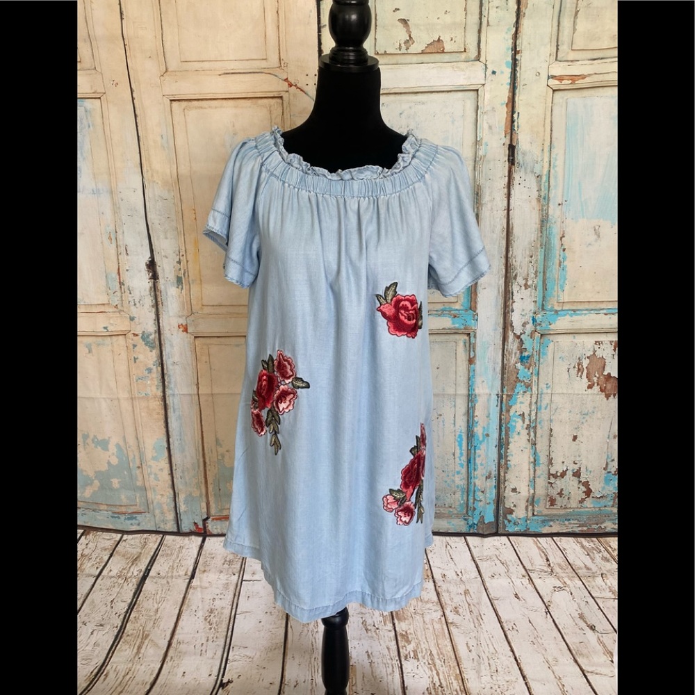 Ana a New approach Women Short Sleeve Floral Embroidered Denim Shift Dress Sz M